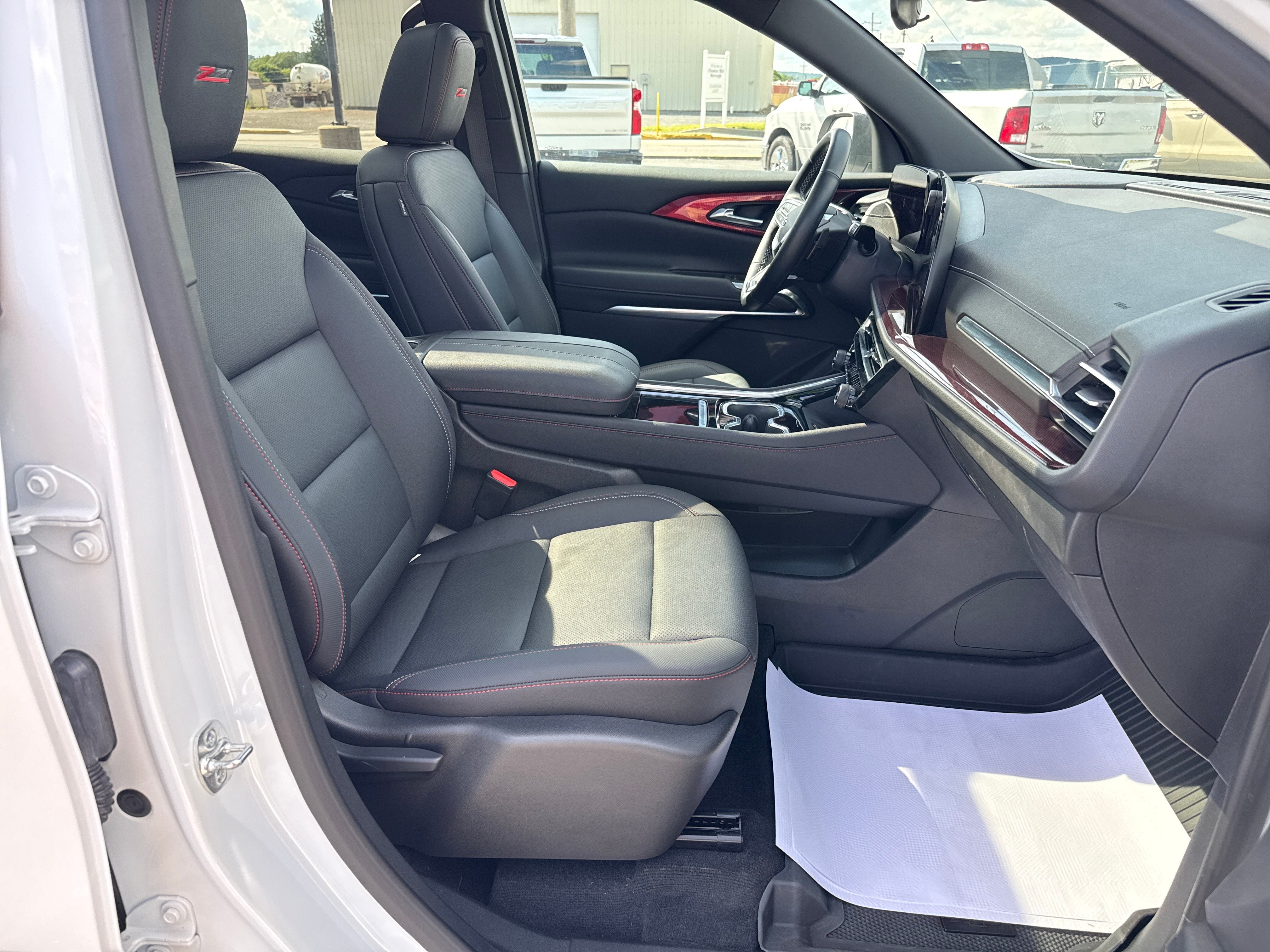 2025 Chevrolet Traverse Z71