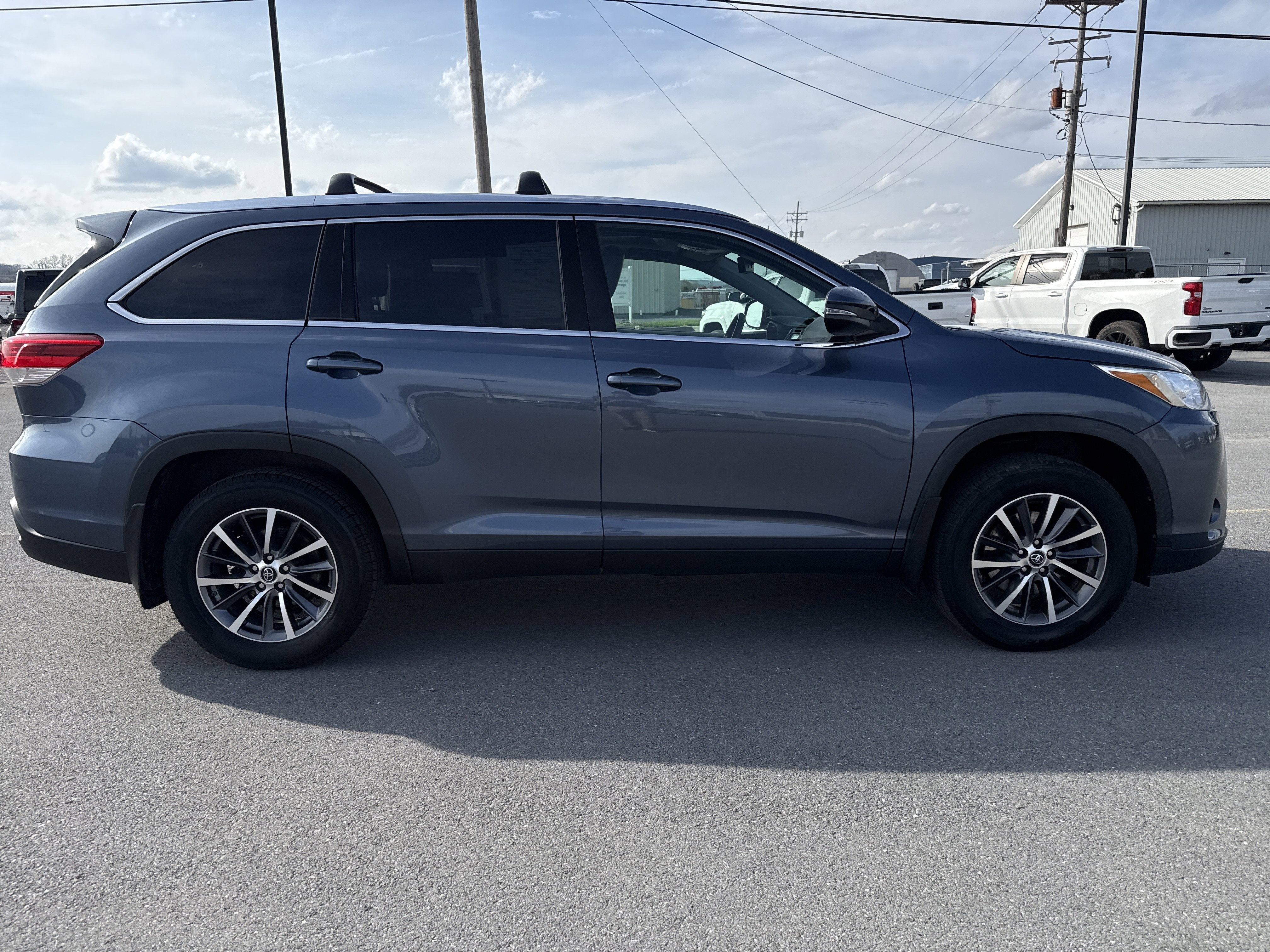 2019 Toyota Highlander SE