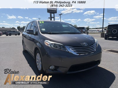 2017 Toyota Sienna XLE Auto Access Seat