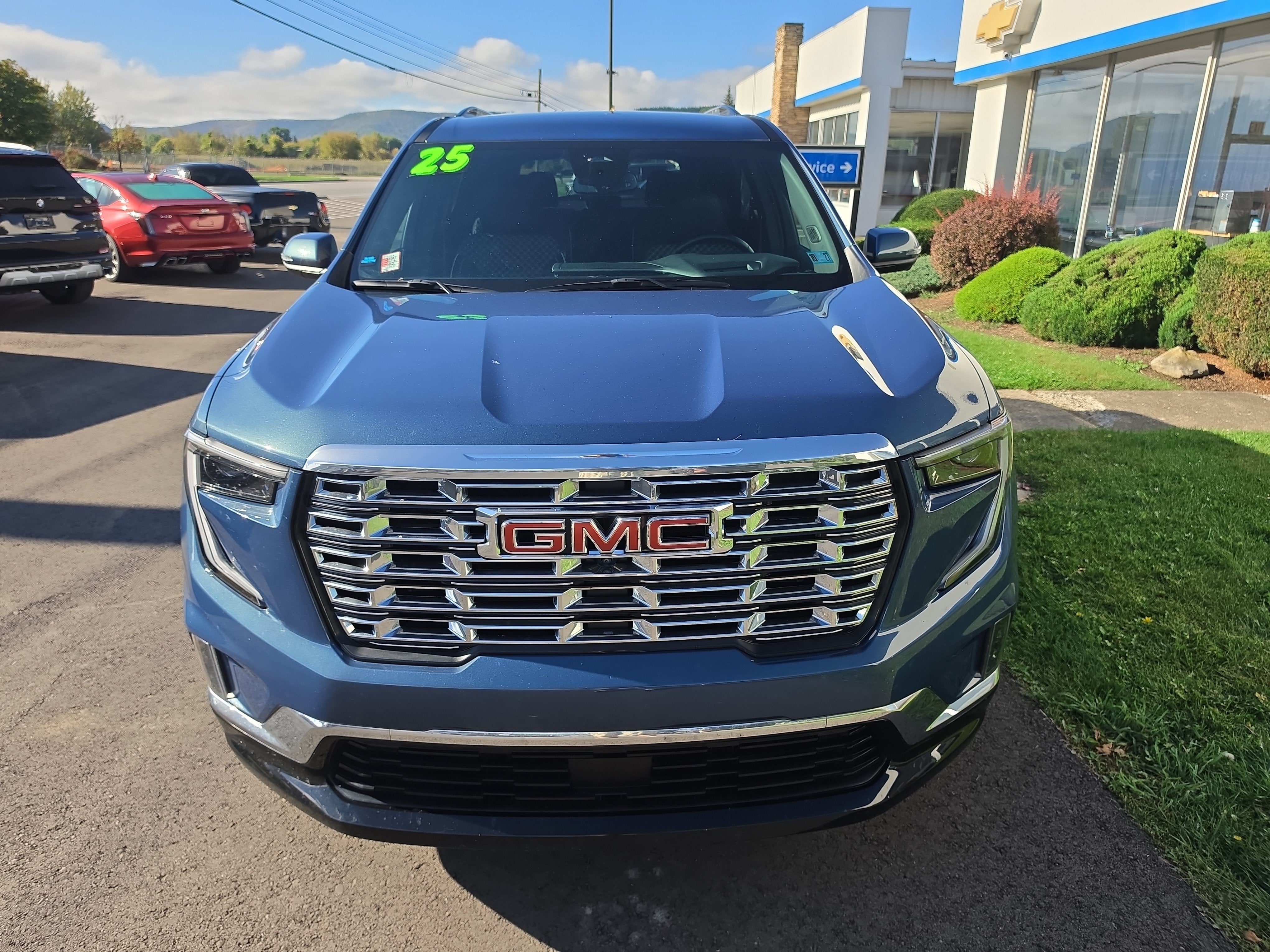 2025 GMC Acadia Denali