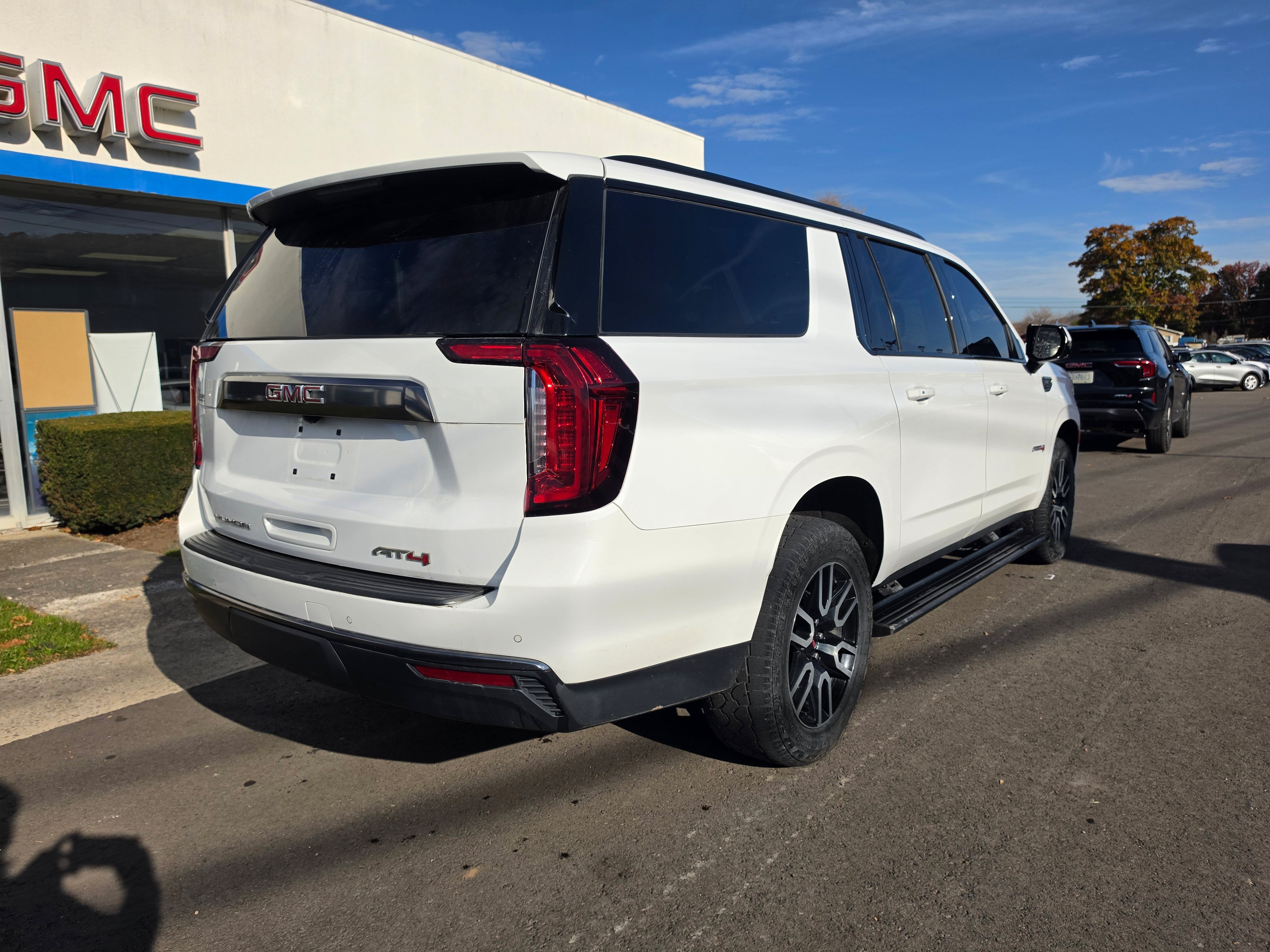 2023 GMC Yukon XL AT4