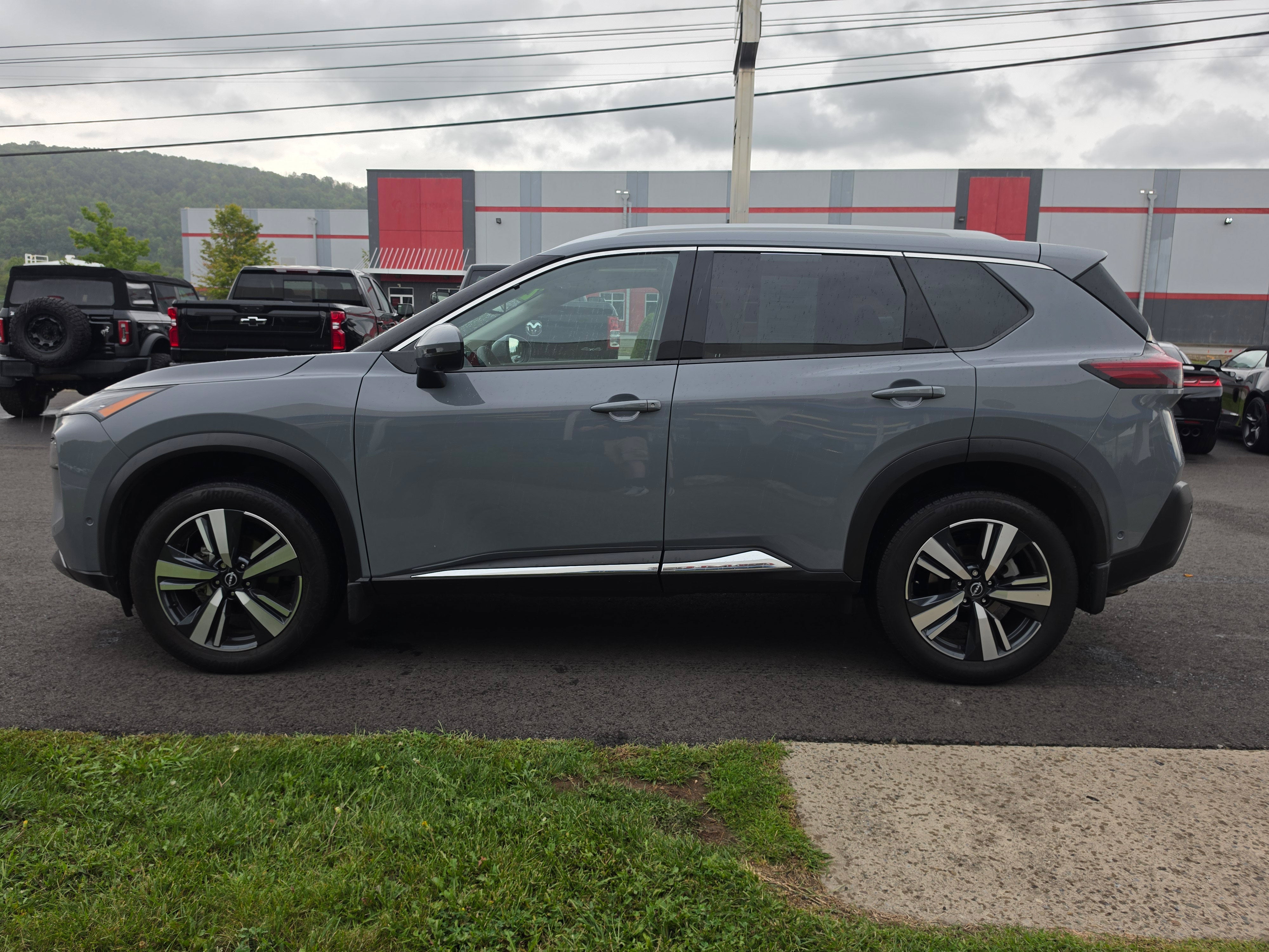 2023 Nissan Rogue SL