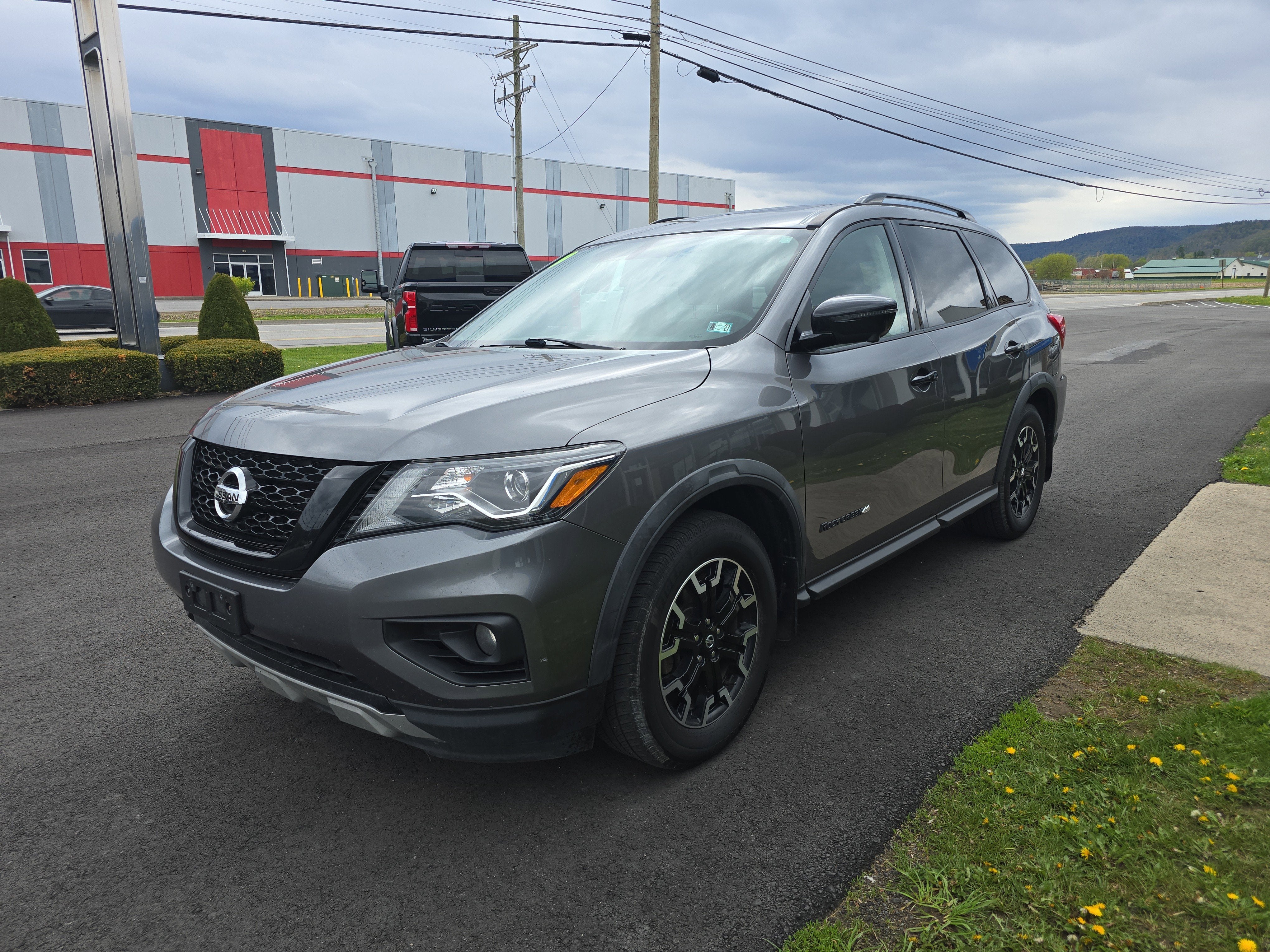 2019 Nissan Pathfinder SL