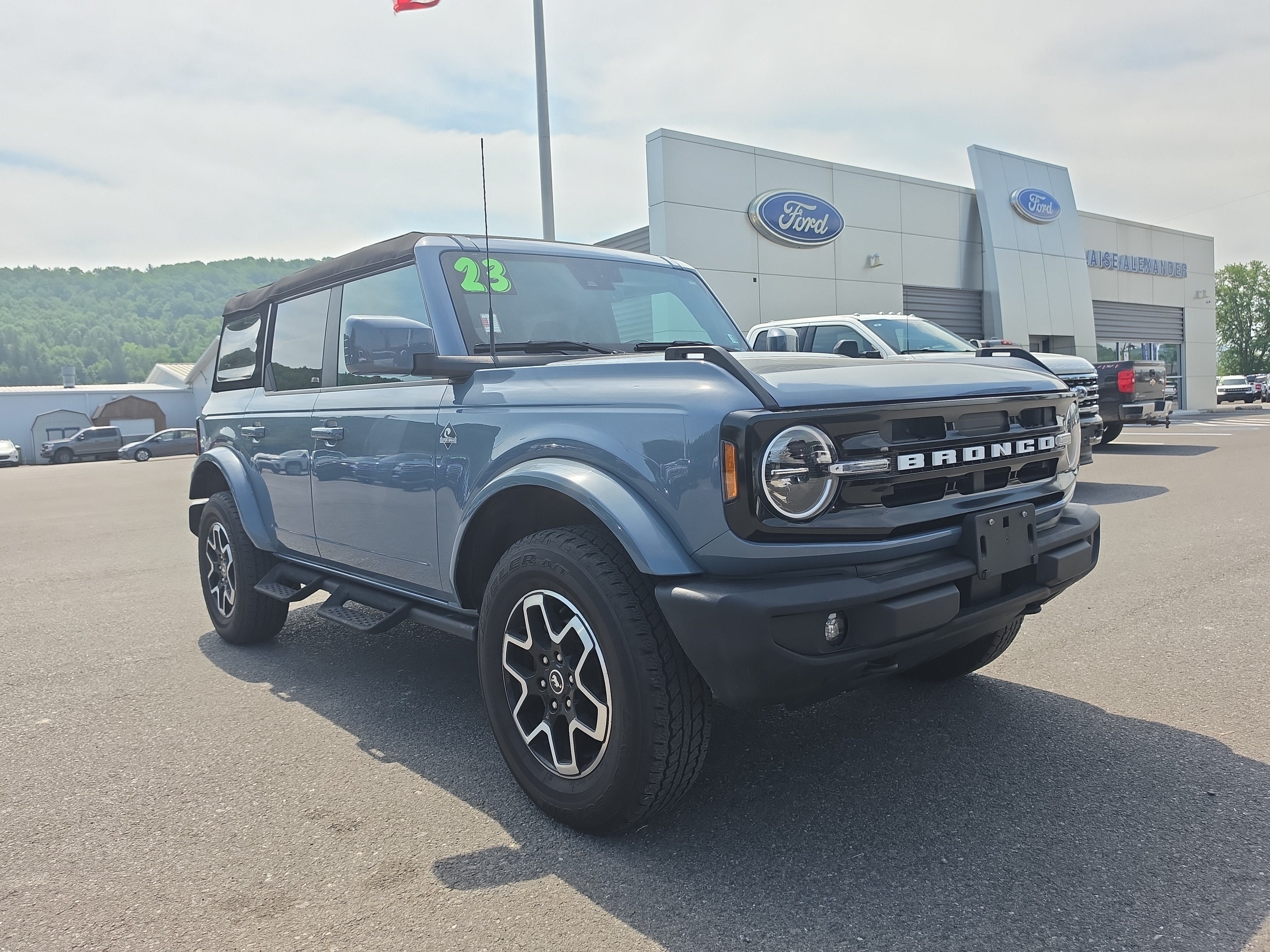 2023 Ford Bronco Outer Banks