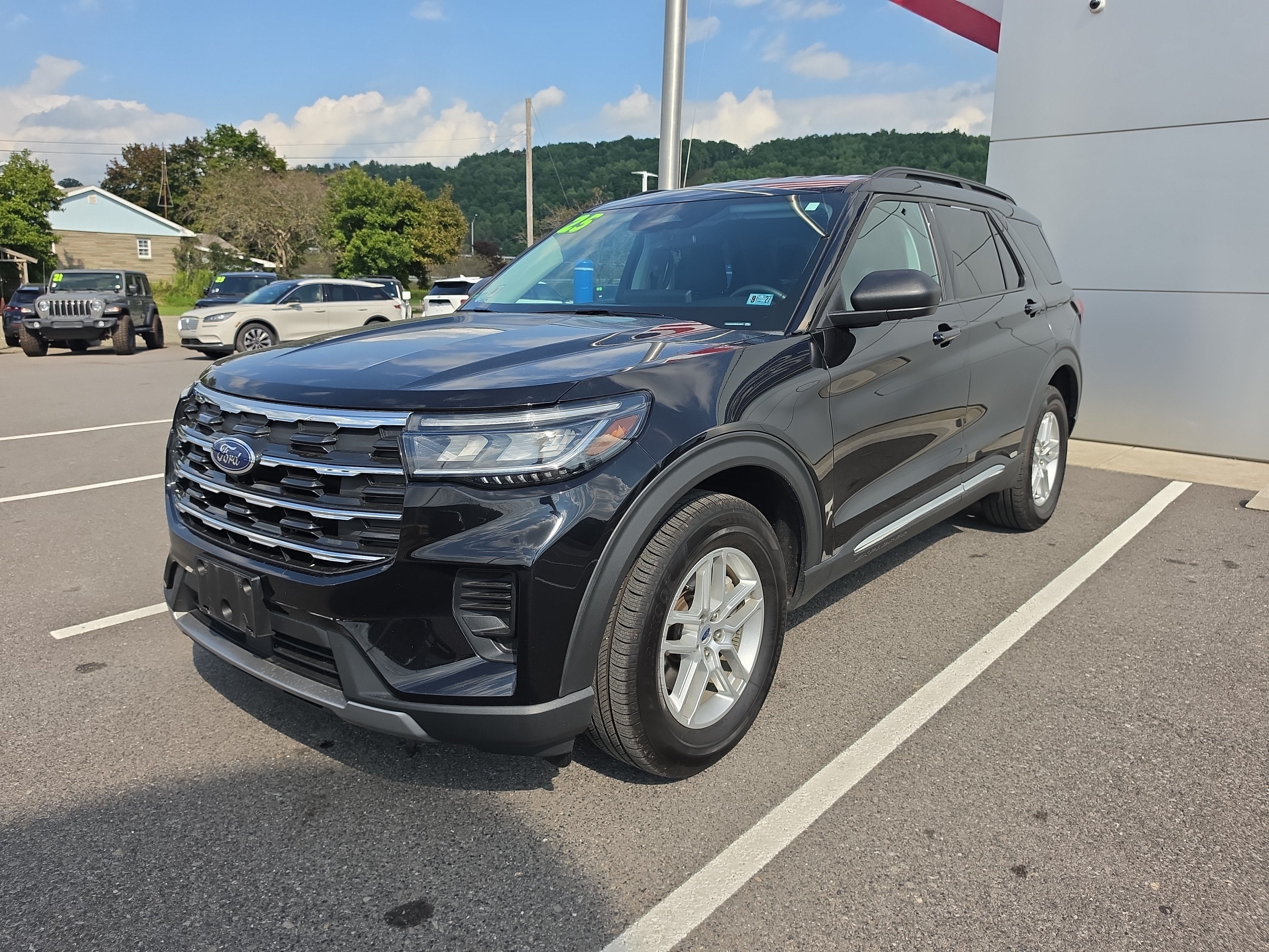 2025 Ford Explorer Active
