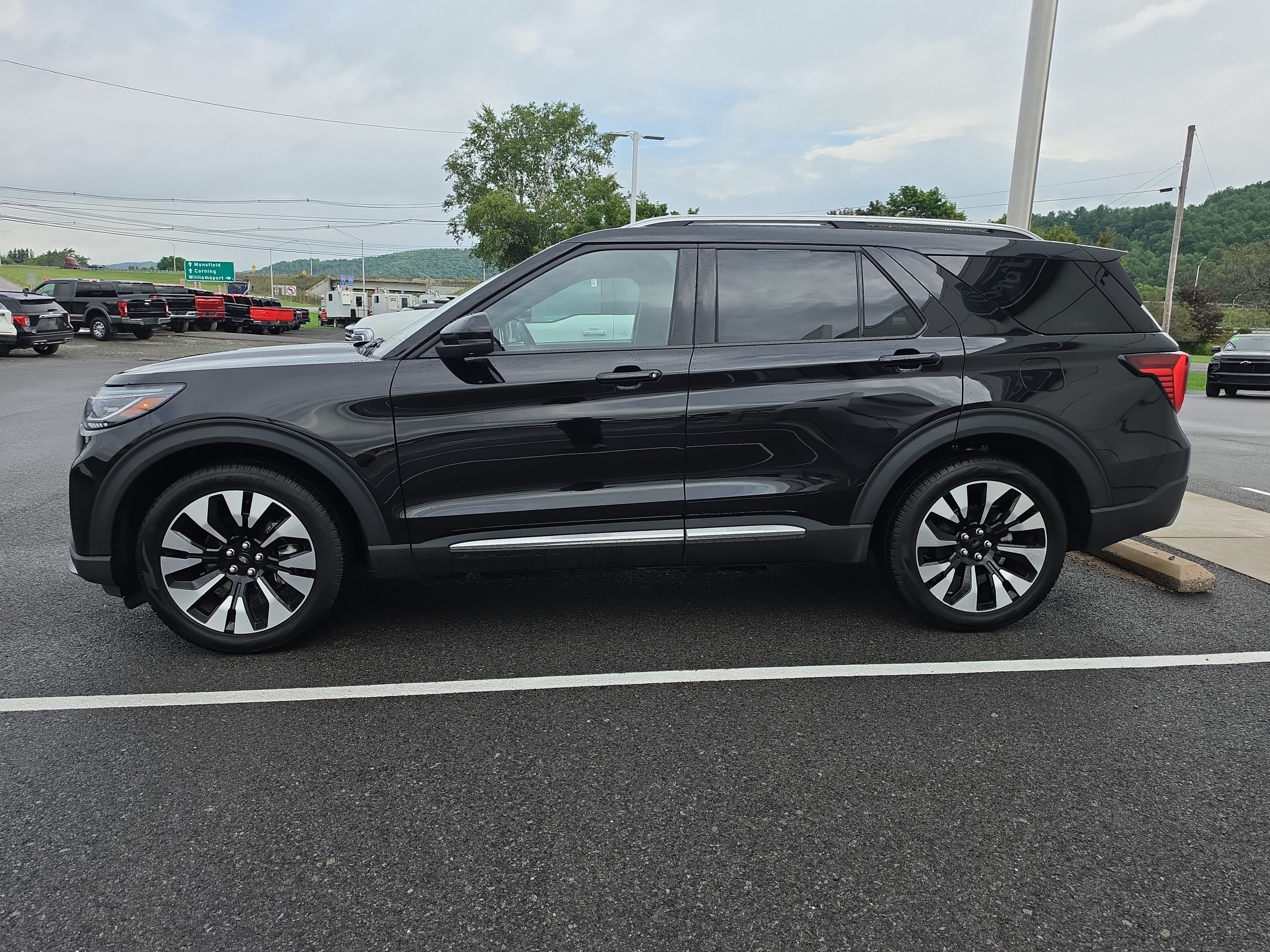 2025 Ford Explorer Platinum