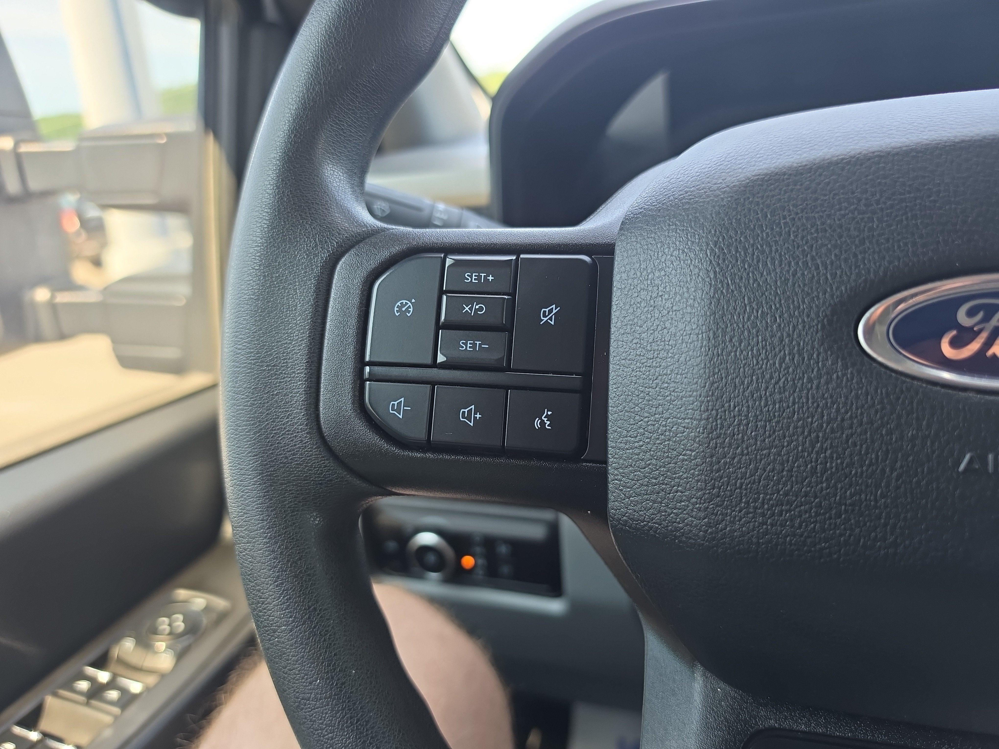 2023 Ford Super Duty F-350 SRW XL