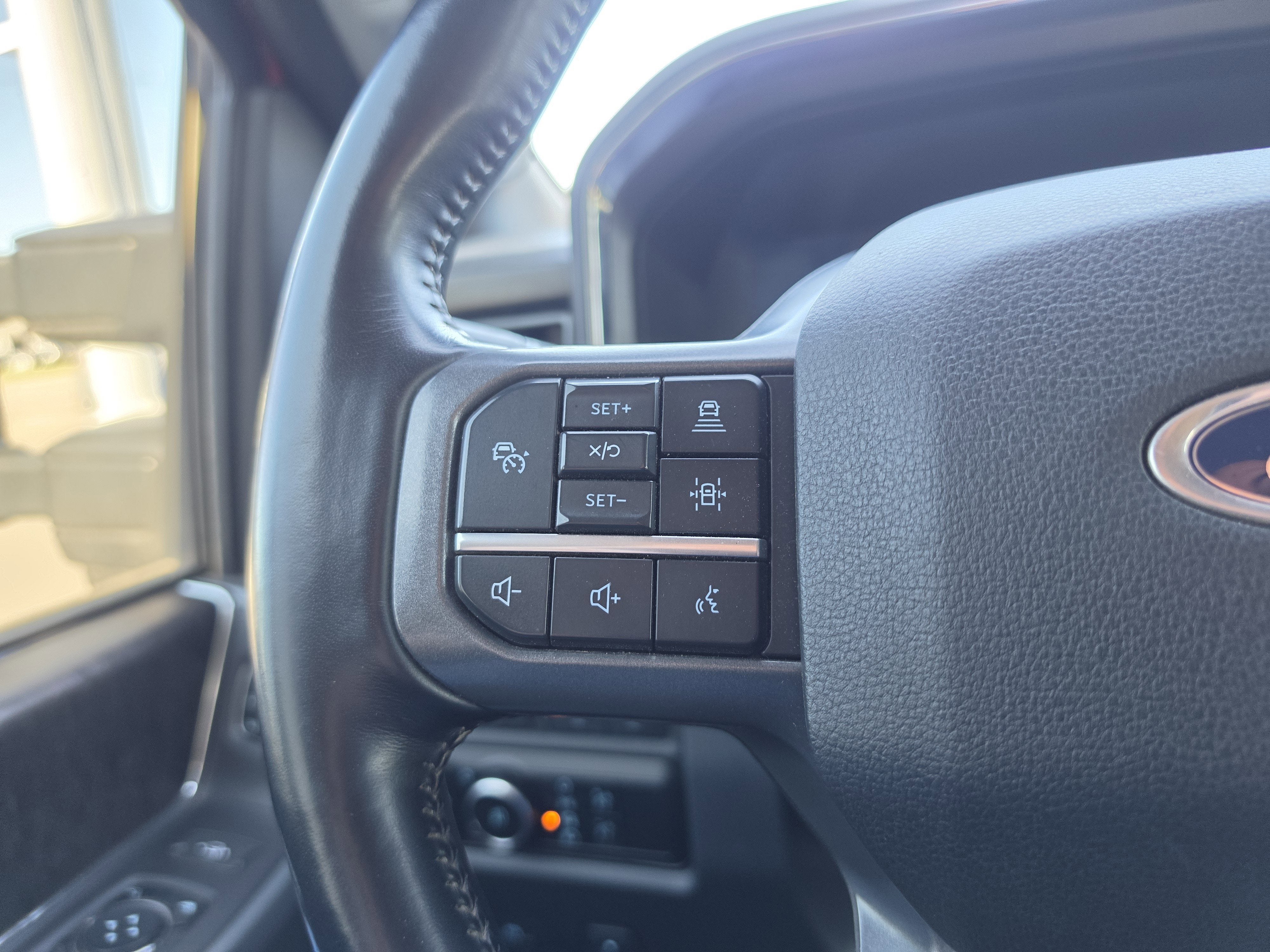2023 Ford Super Duty F-350 SRW LARIAT