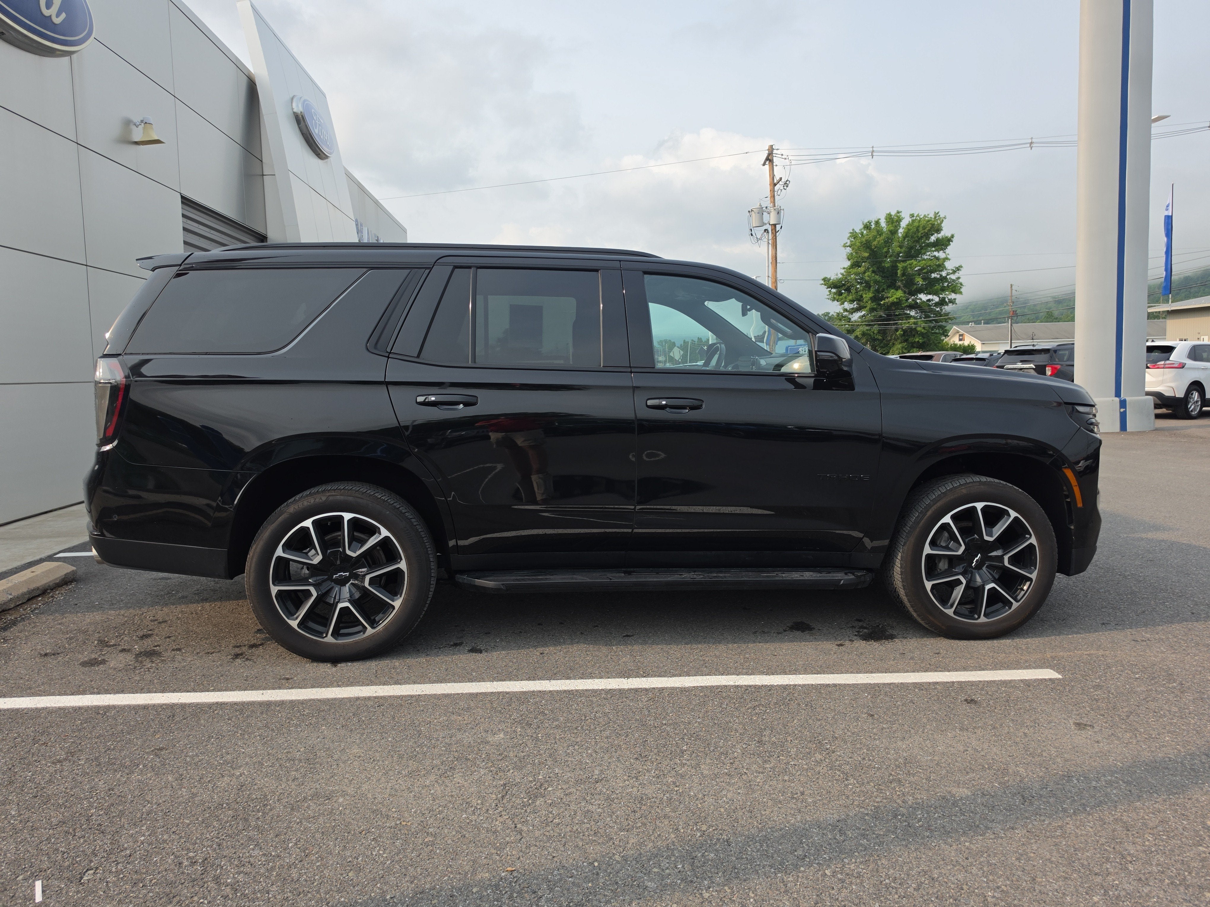 2025 Chevrolet Tahoe RST