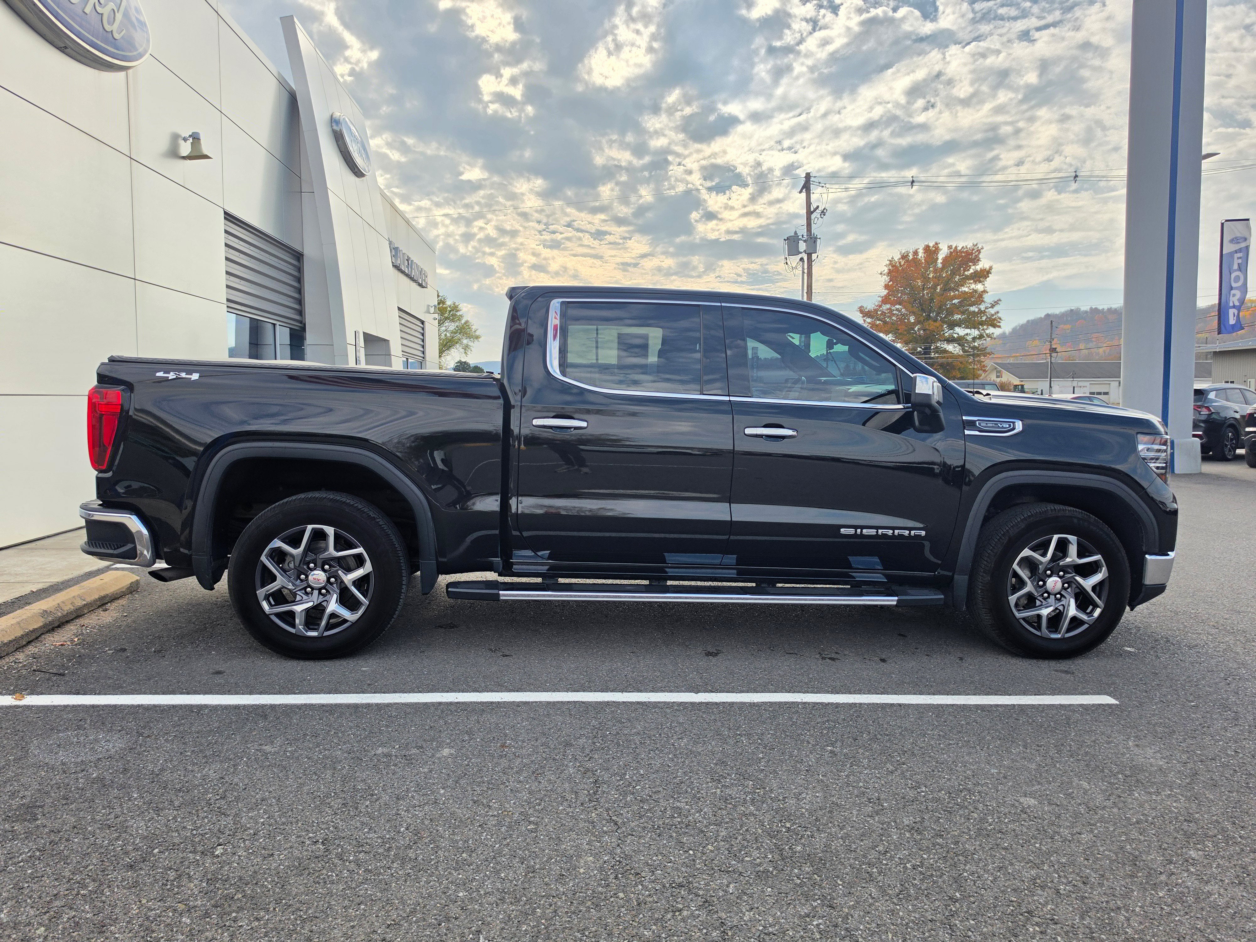 2022 GMC Sierra 1500 SLT