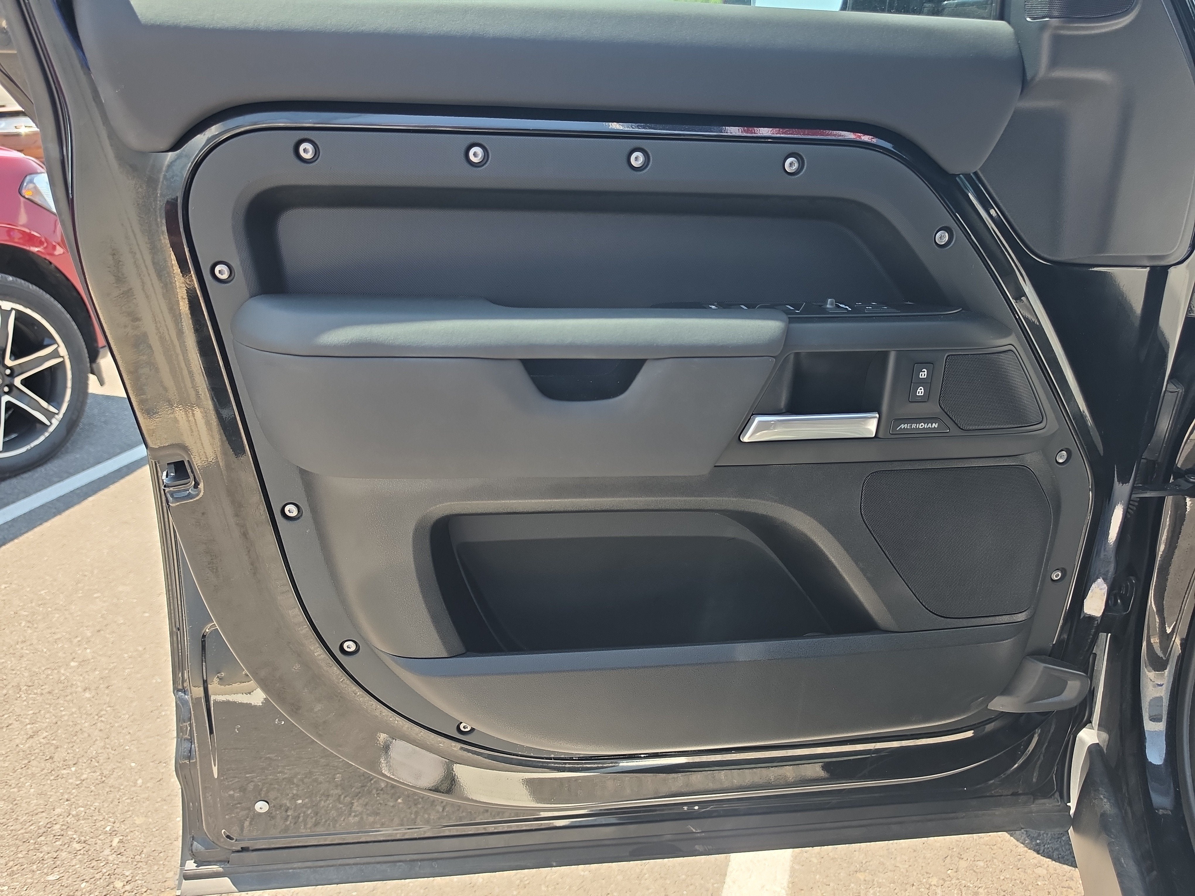 2025 Land Rover Defender S