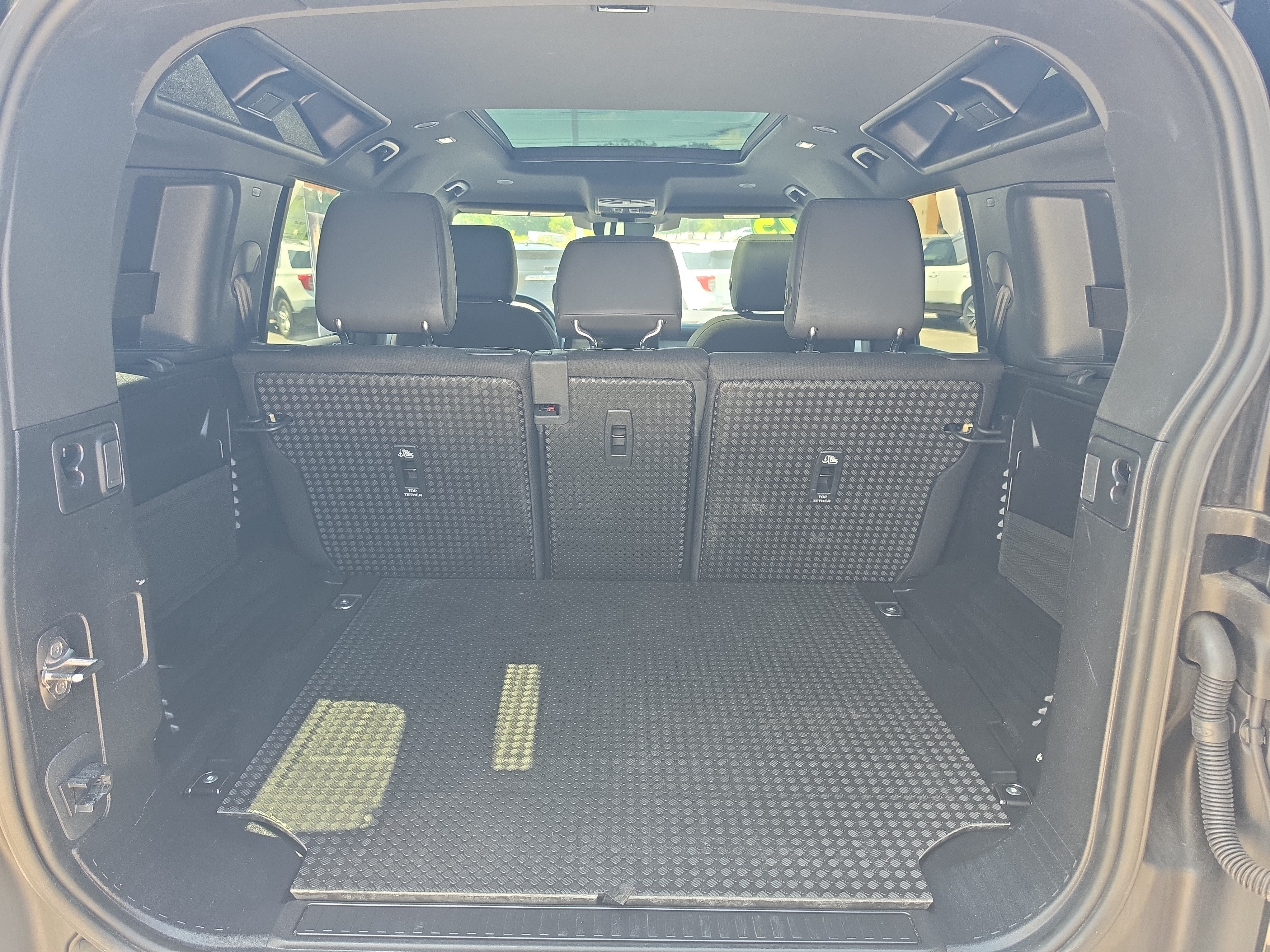 2025 Land Rover Defender S