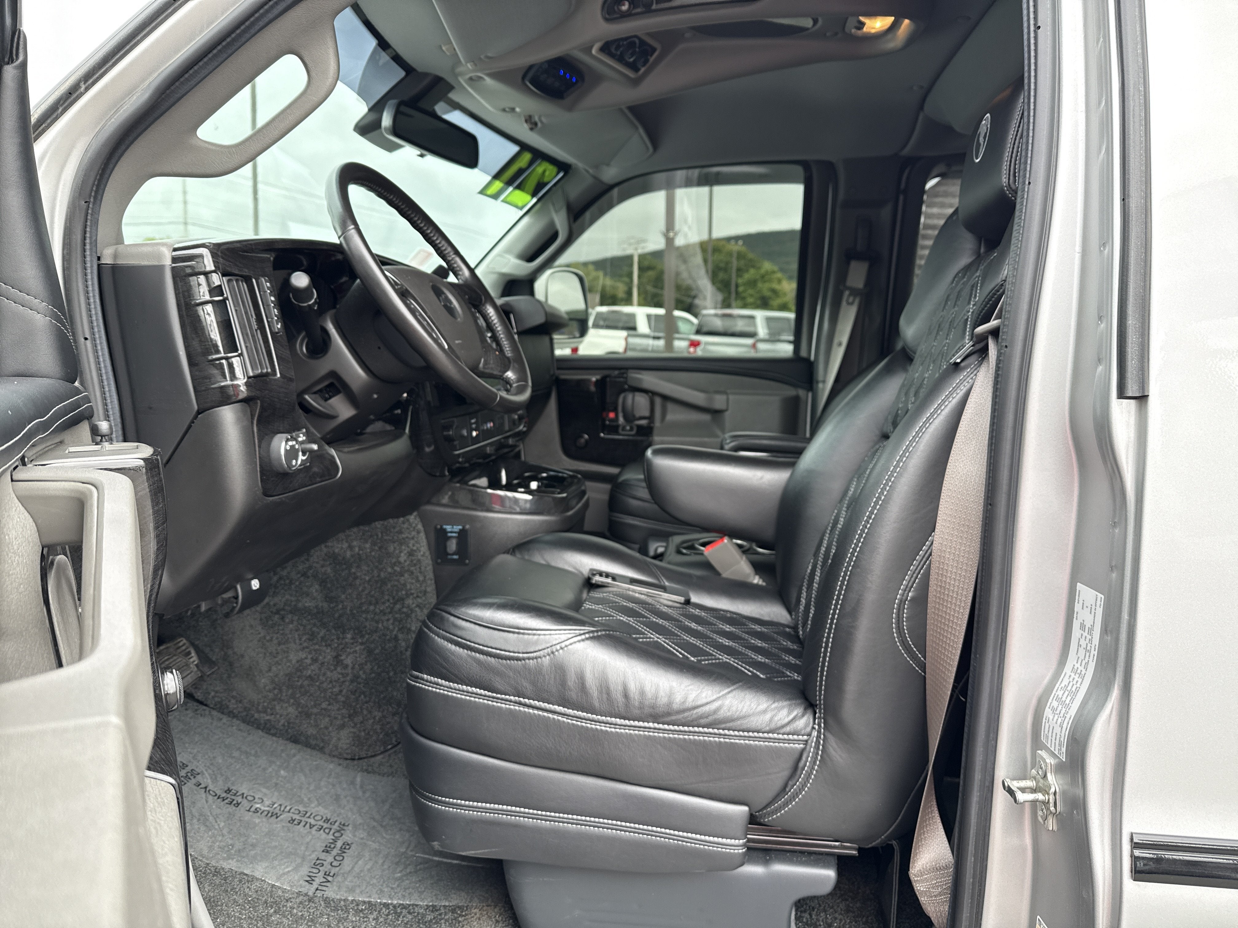 2021 Chevrolet Express Passenger LS