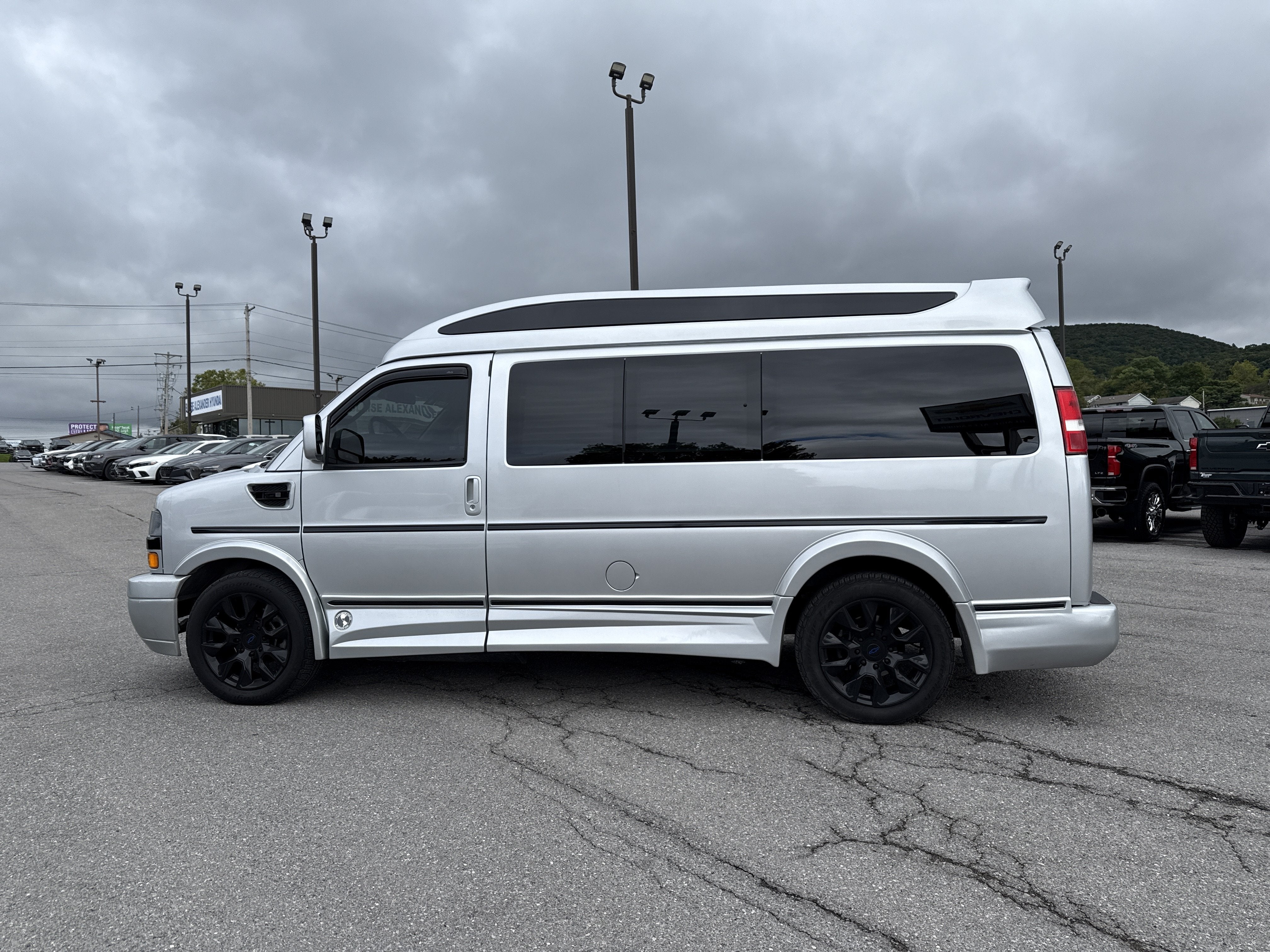 2021 Chevrolet Express Passenger LS