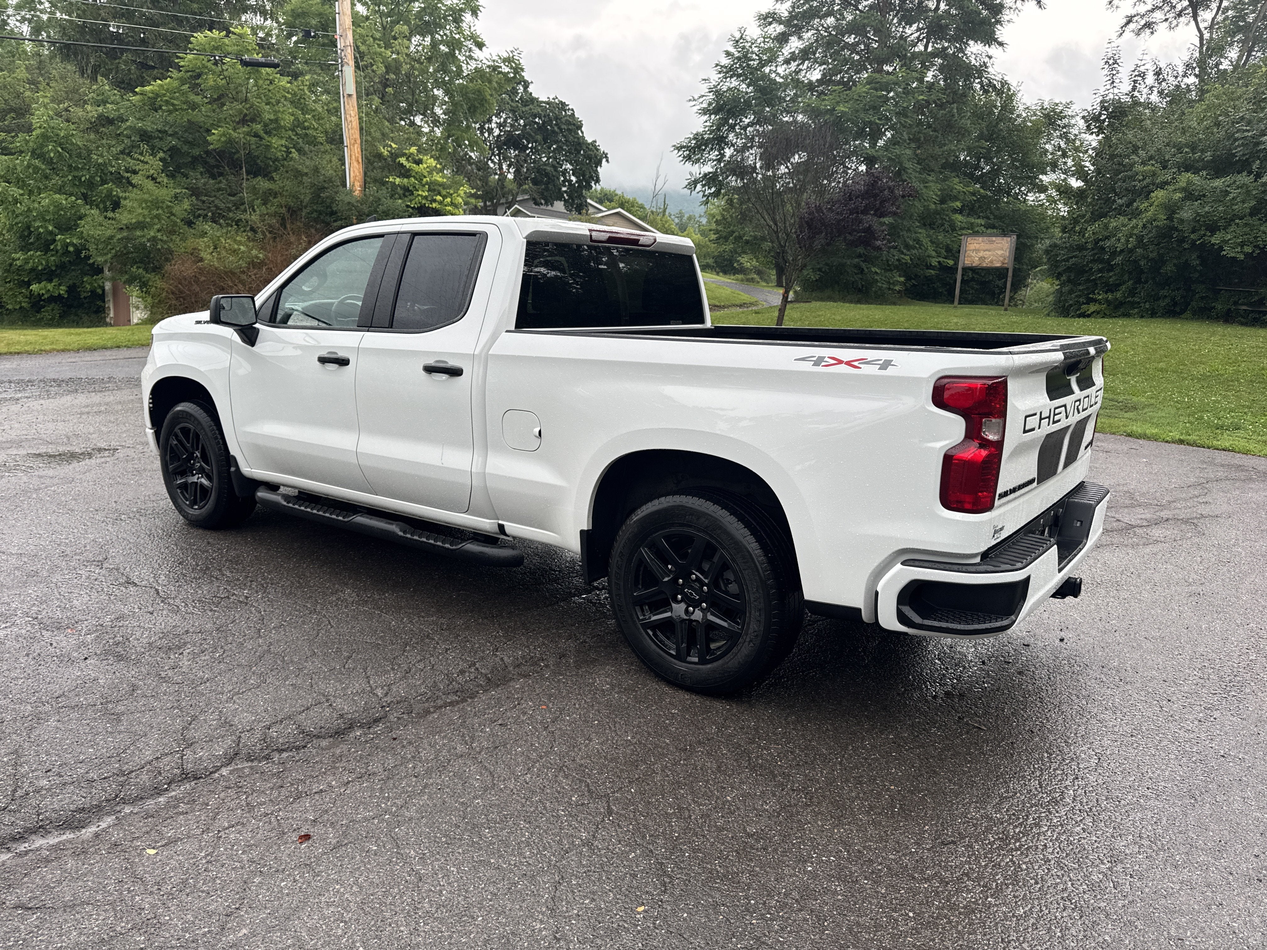 2025 Chevrolet Silverado 1500 Custom