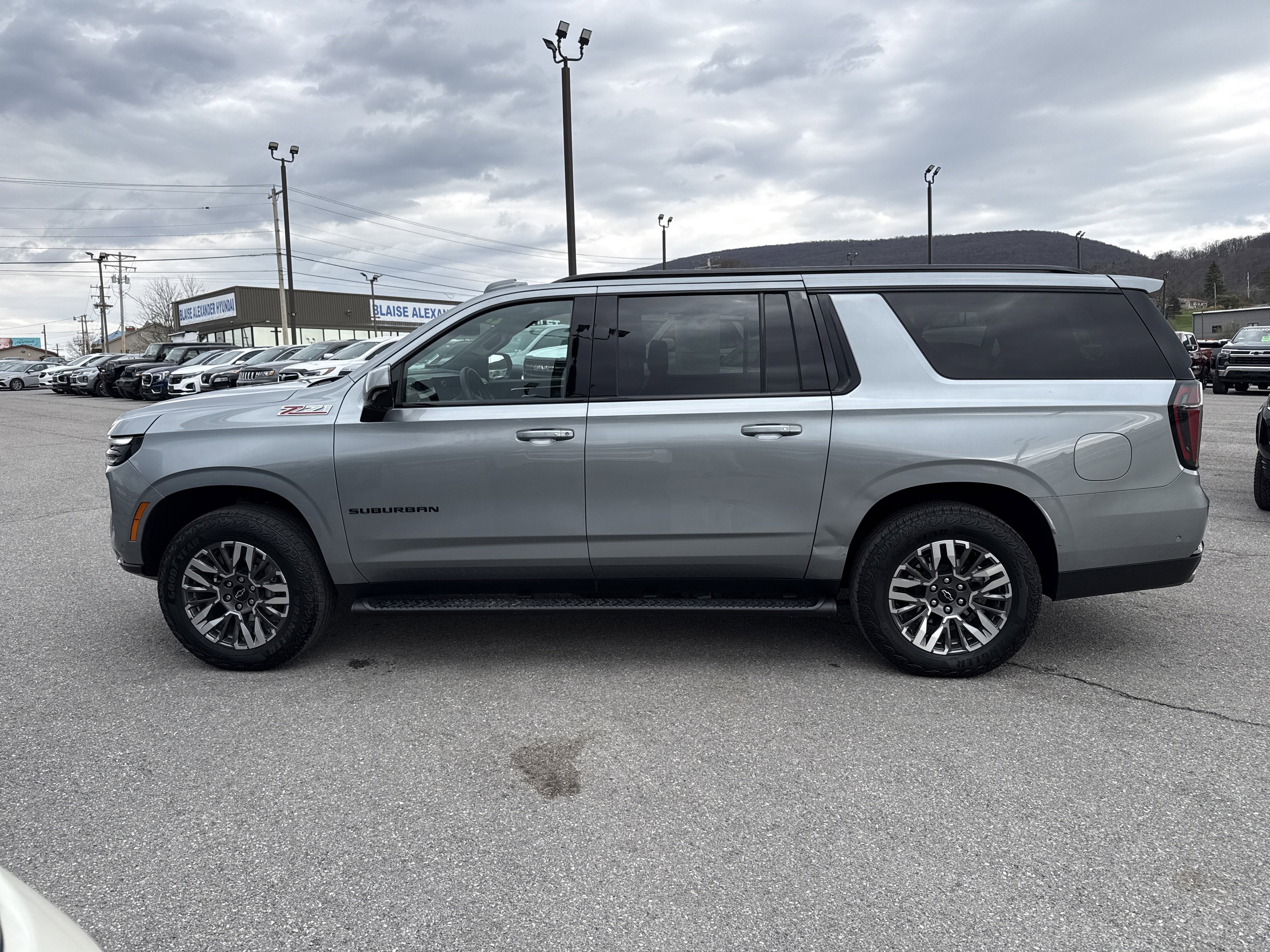 2025 Chevrolet Suburban Z71