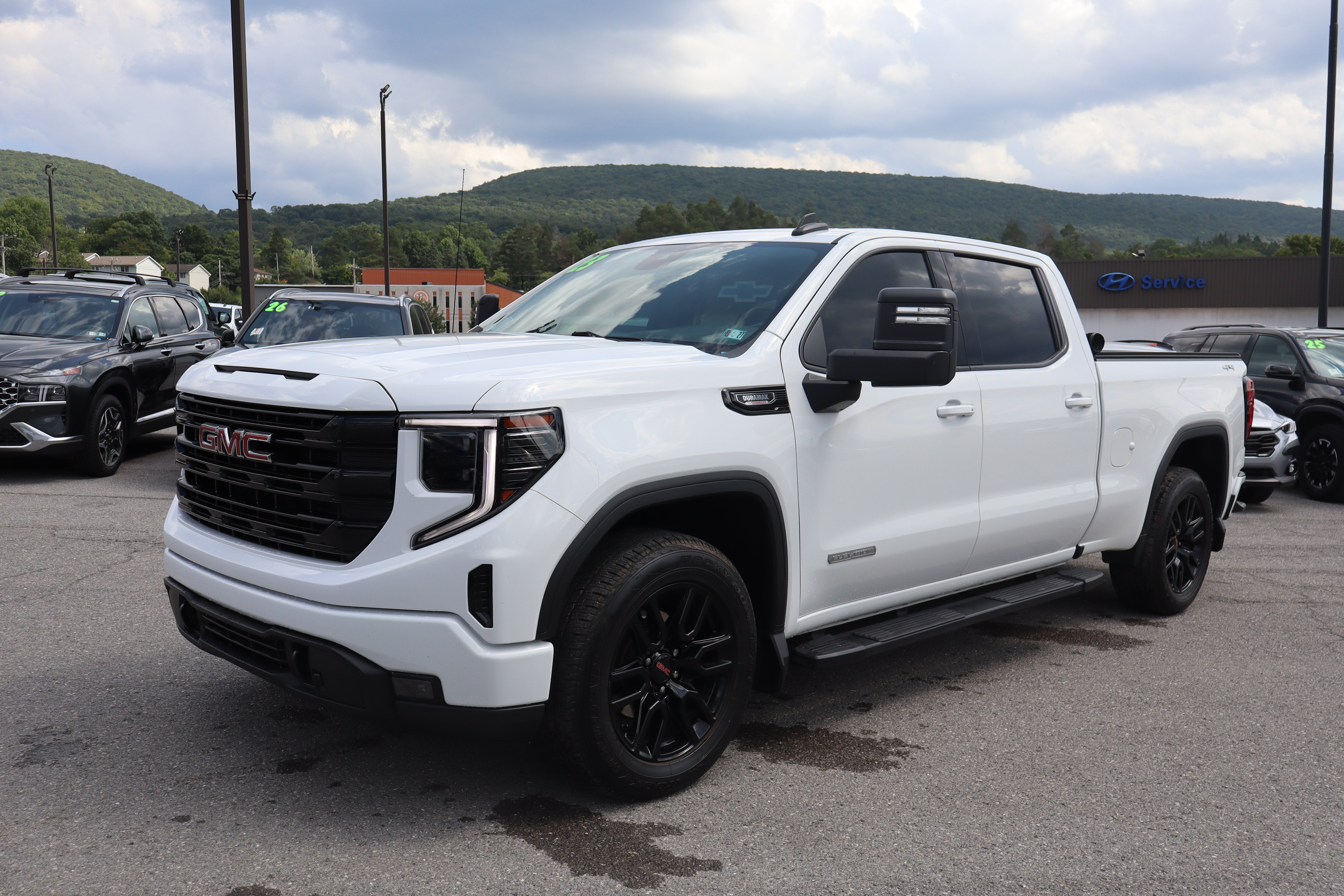 2023 GMC Sierra 1500 Elevation