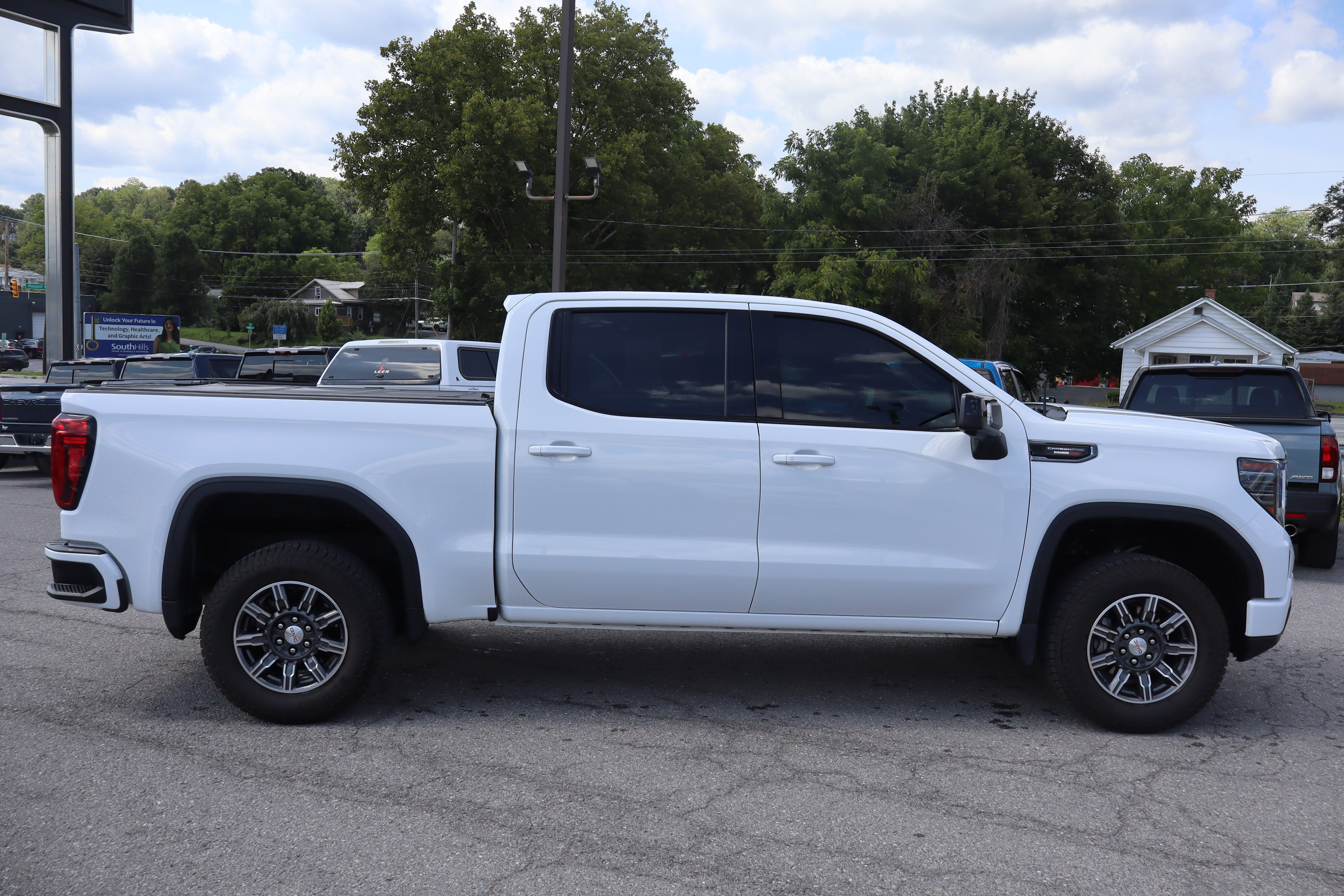 2024 GMC Sierra 1500 AT4