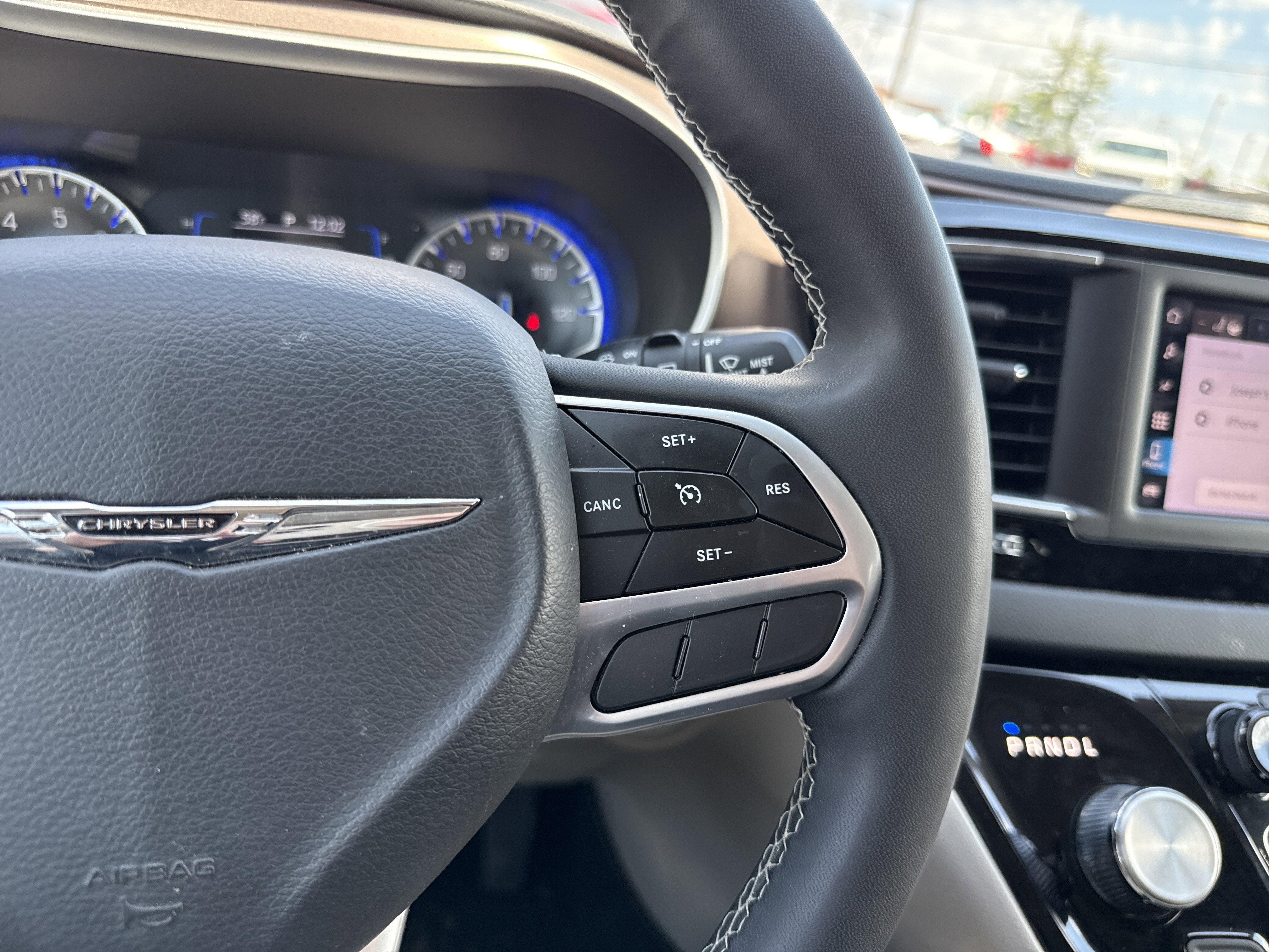 2023 Chrysler Voyager LX