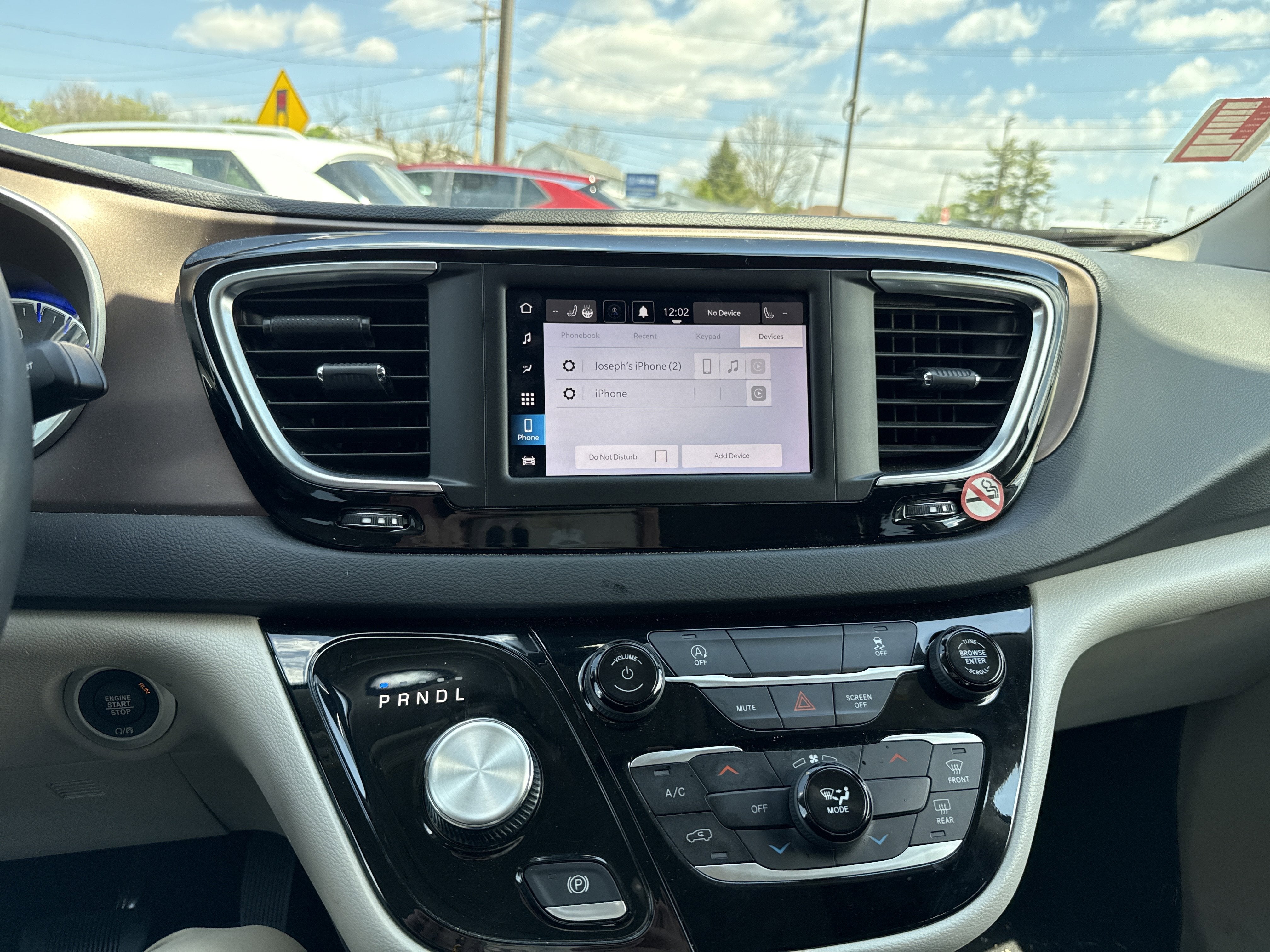 2023 Chrysler Voyager LX