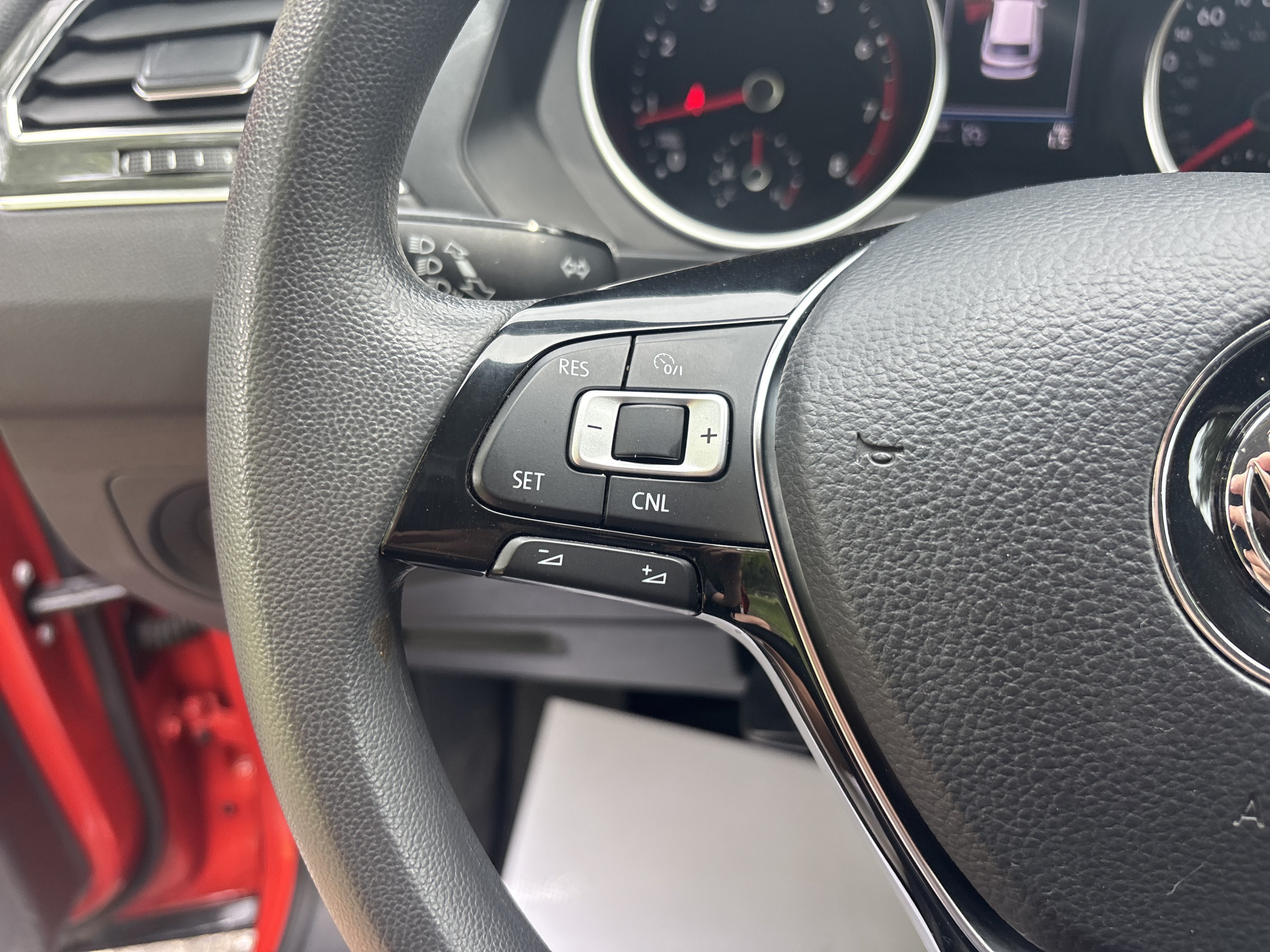 2018 Volkswagen Tiguan S