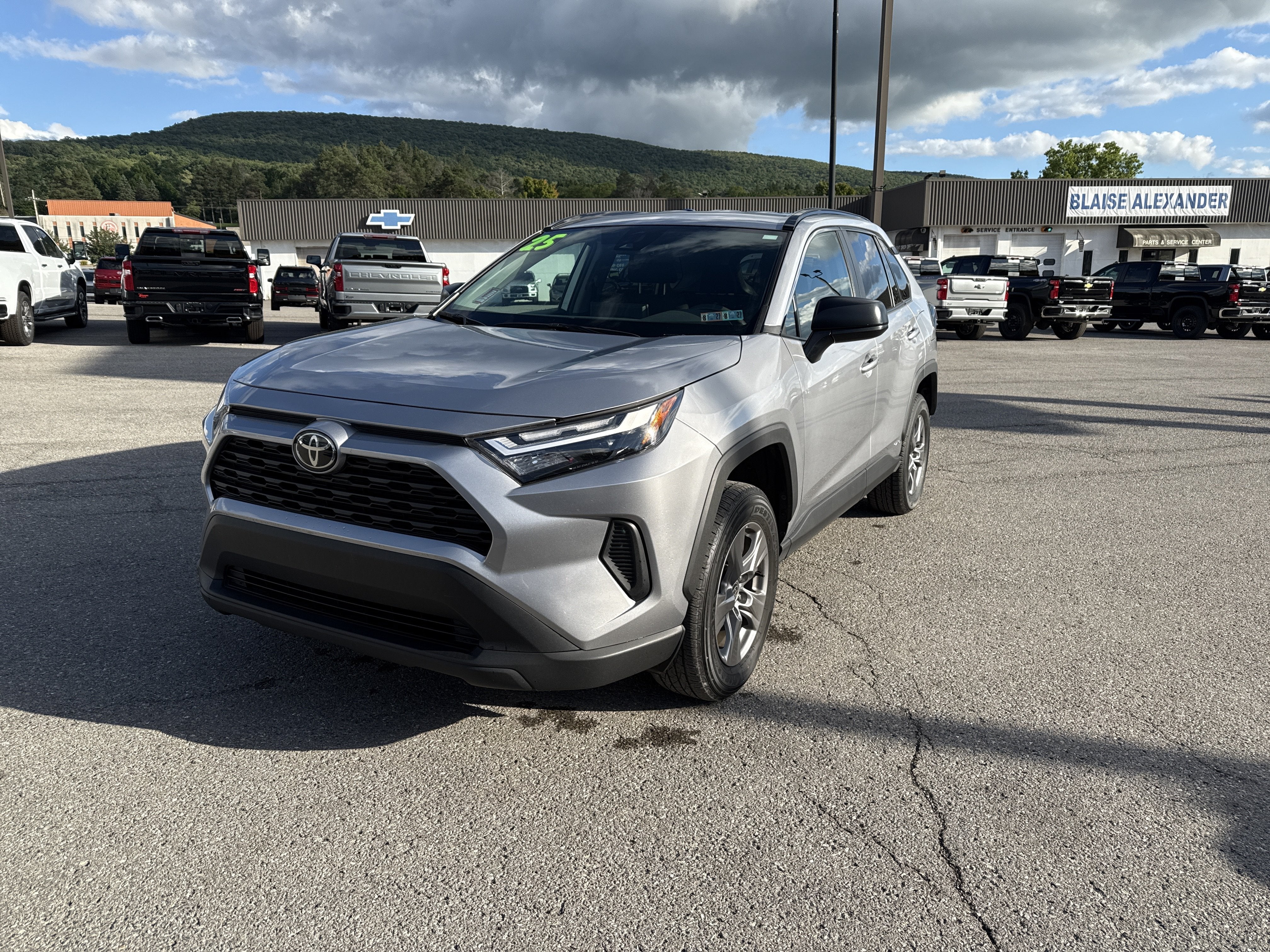 2025 Toyota RAV4 Hybrid LE