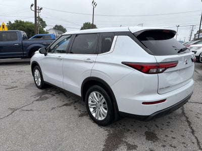 2022 Mitsubishi Outlander ES
