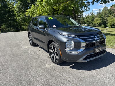2025 Mitsubishi Outlander SE