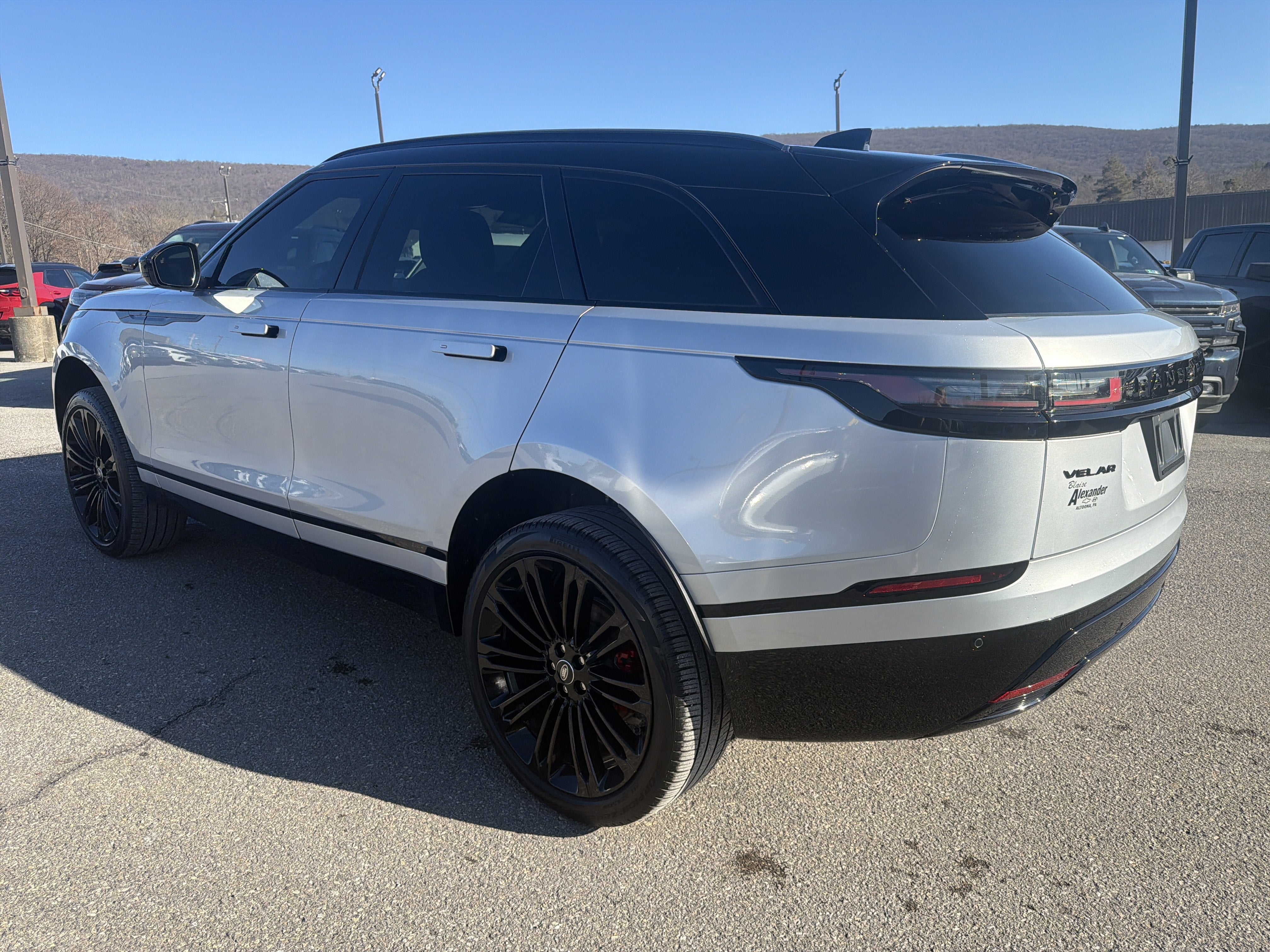 2024 Land Rover Range Rover Velar Dynamic SE