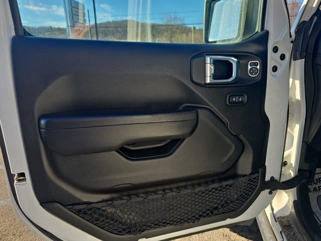 2021 Jeep Gladiator Freedom 4x4 *Ltd Avail*