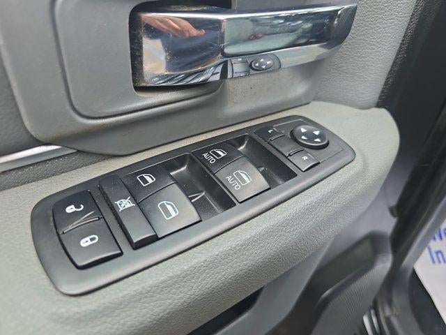 2019 RAM 1500 Classic SLT 4x4 Crew Cab 6'4" Box