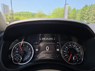 2020 RAM 1500 Big Horn 4x4 Quad Cab 6'4" Box
