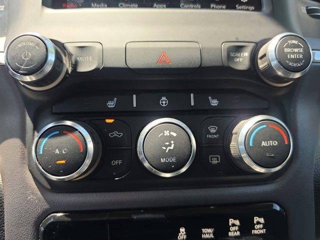 2020 RAM 1500 Big Horn 4x4 Quad Cab 6'4" Box