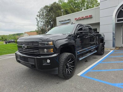 2015 Chevrolet Silverado 2500HD Built After Aug 14 Crew Cab Standard Box 4-Wheel Drive High Country