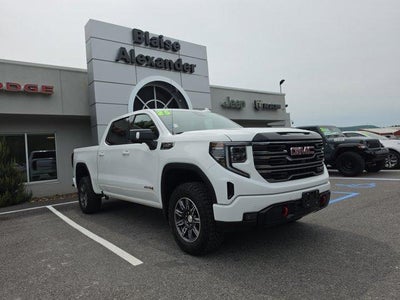 2025 GMC Sierra 1500 Crew Cab Short Box 4-Wheel Drive AT4