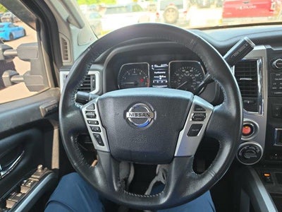 2017 Nissan Titan 4x4 Crew Cab SL