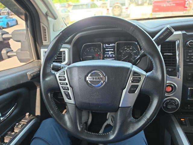 2017 Nissan Titan 4x4 Crew Cab SL