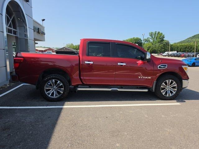2017 Nissan Titan 4x4 Crew Cab SL
