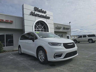 2025 Chrysler Pacifica Select FWD