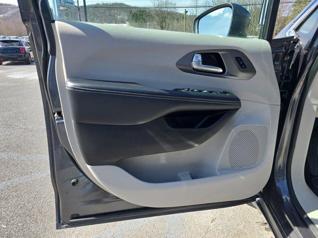 2022 Chrysler Pacifica Touring L AWD