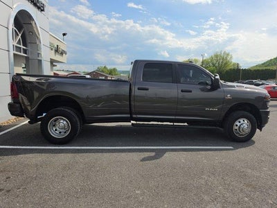 2025 RAM 3500 Big Horn 4x4 Crew Cab 8' Box