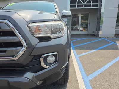 2017 Toyota Tacoma Limited Double Cab 5' Bed V6 4x4 AT (Natl)