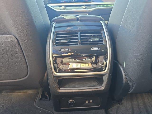 2026 BMW X7 xDrive40i Sports Activity Vehicle