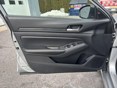 2024 Nissan Altima 2.5 SV Sedan