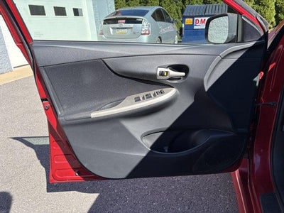 2013 Toyota Corolla 4dr Sdn Auto S (Natl)