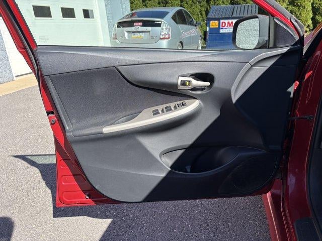 2013 Toyota Corolla 4dr Sdn Auto S (Natl)