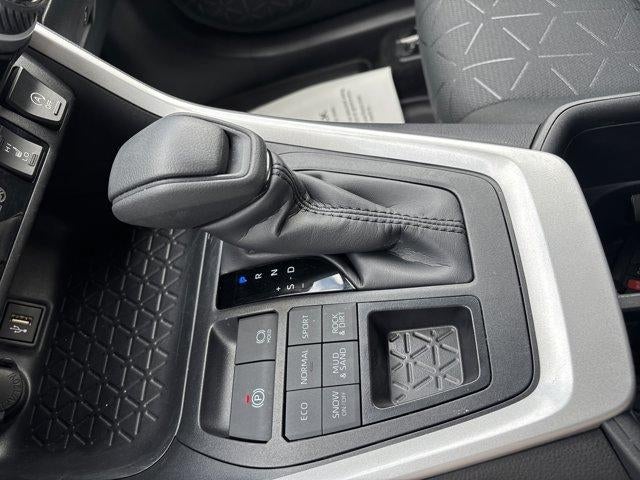 2025 Toyota RAV4 XLE AWD (Natl)