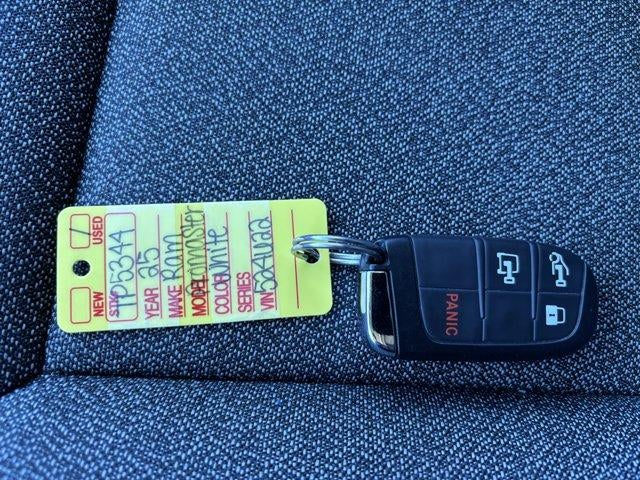 2025 RAM ProMaster Cargo Van Tradesman 2500 Low Roof 136" WB w/Pass Seat