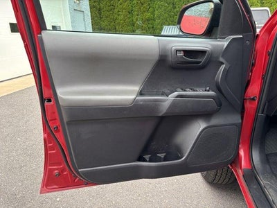 2023 Toyota Tacoma 4WD 4WD SR Double Cab 5' Bed V6 AT (GS)