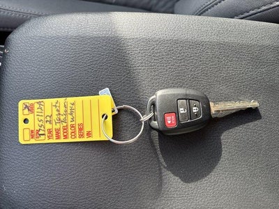 2023 Toyota Tacoma 4WD 4WD SR Double Cab 5' Bed V6 AT (GS)